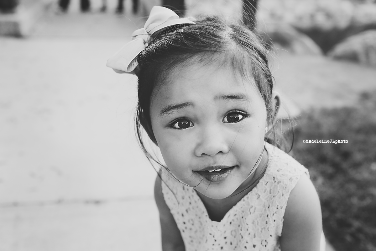 irvine orange county oc family session photographer. cute black and white toddler girl